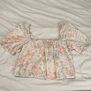 H&M pastel floral pattered cropped blouse with puffed sleeved